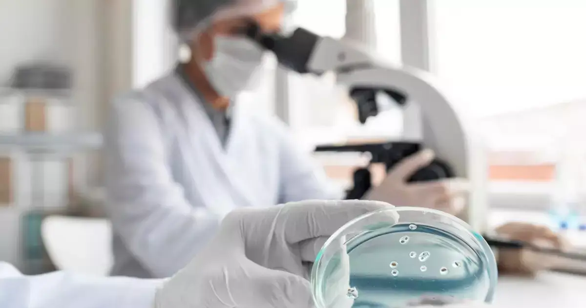 Entendendo os Riscos Biológicos: Impactos na Saúde e Medidas de Prevenção